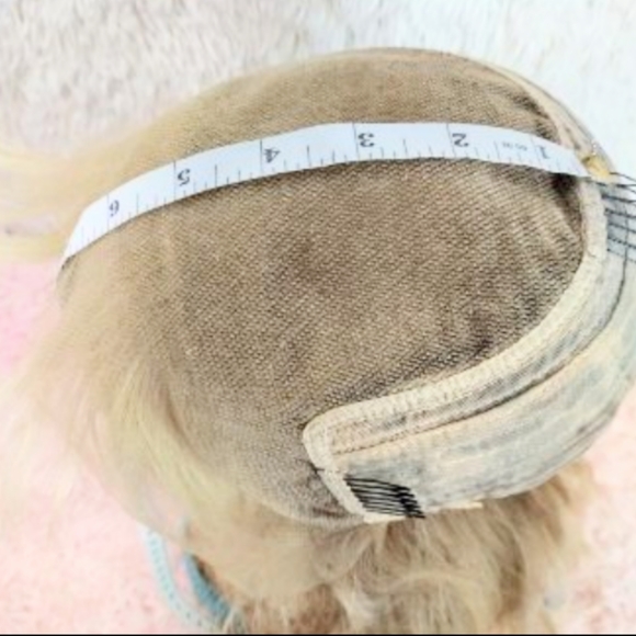 13x6 Hand Tied Golden Blonde Lace Front Wig 26 in - Picture 11 of 11